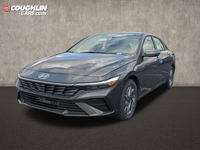 New 2026 Hyundai Elantra Blue image 3