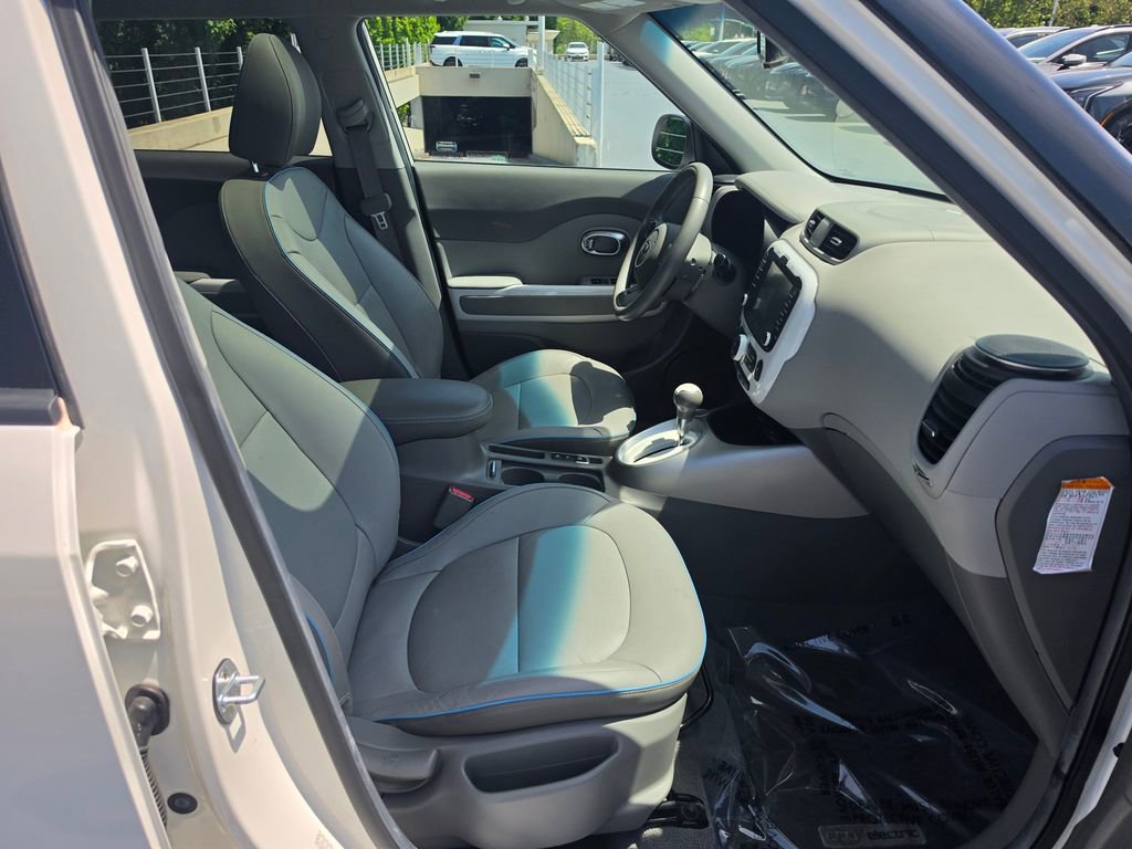 Used 2018 Kia Soul EV + w/ Sun & Fun Package FWD image 12