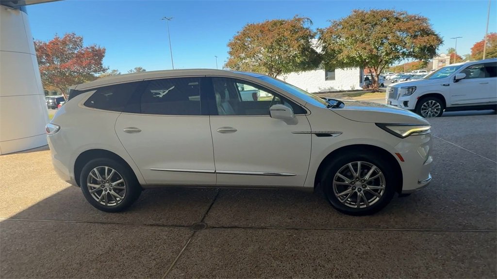 Certified 2022 Buick Enclave Essence w/ Experience Buick Package image 9