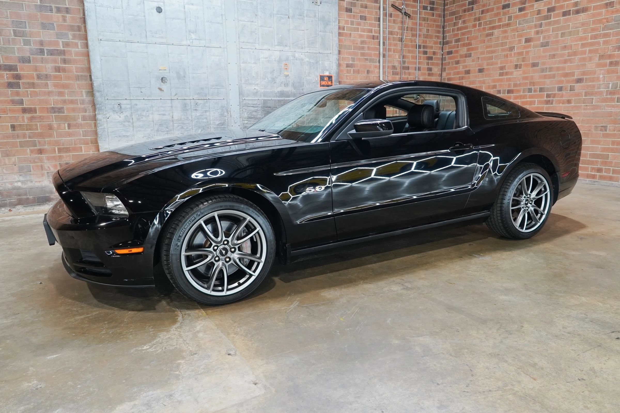 Used 2013 Ford Mustang GT Premium w/ Brembo Brake Pkg RWD image 7