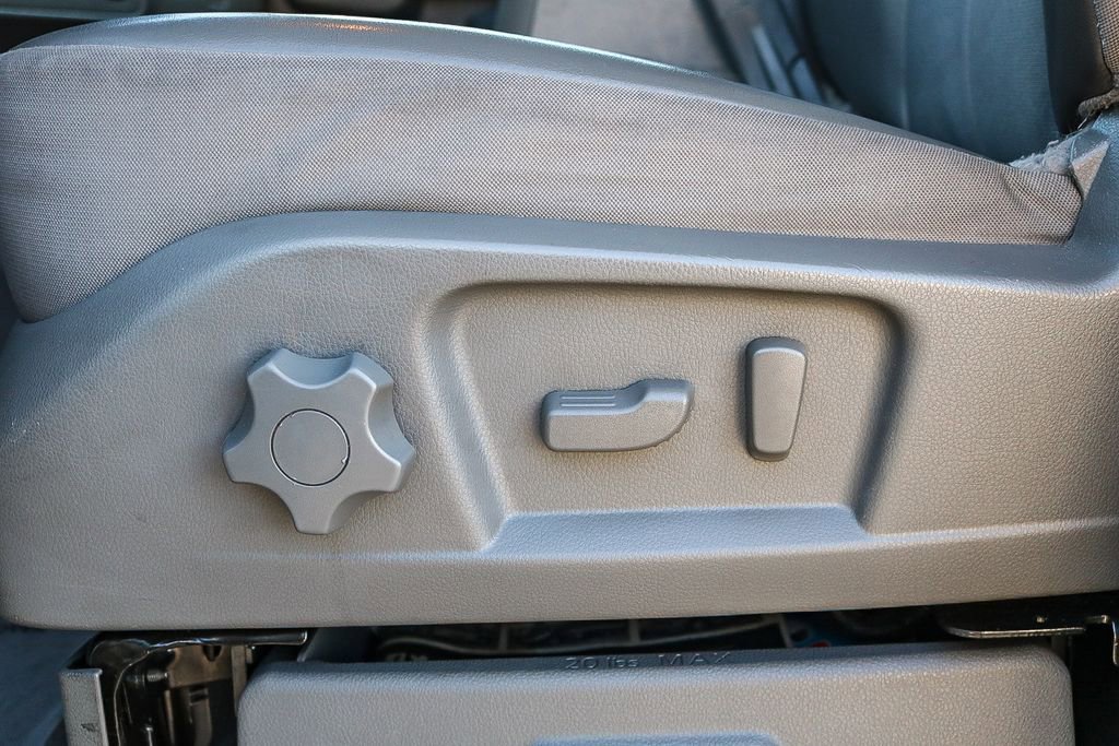 Used 2016 Nissan NV 3500 SV w/ SV Technology Package image 22