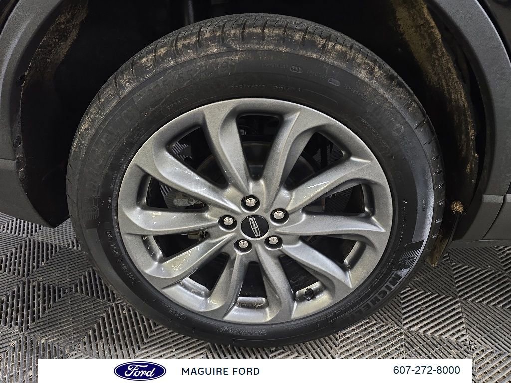 Used 2021 Lincoln Corsair AWD w/ Premium Package image 17