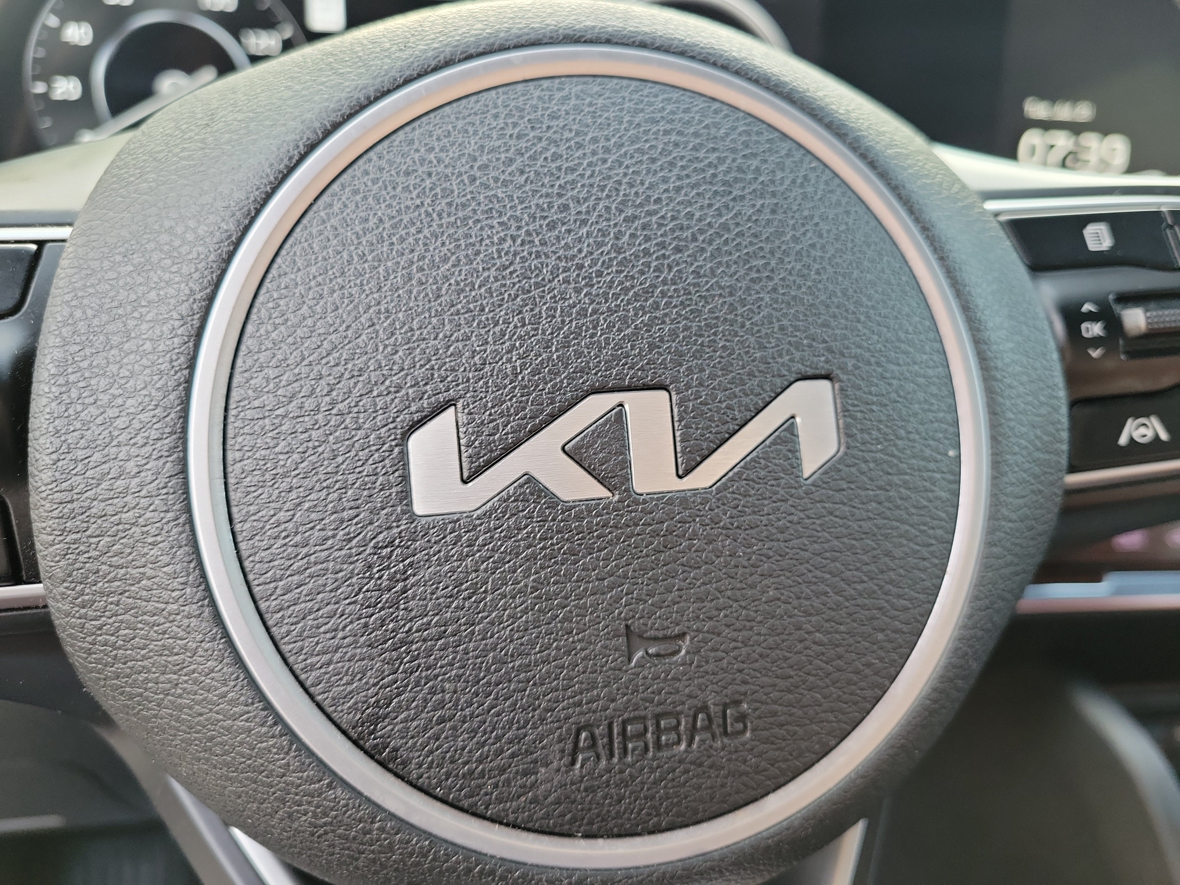 Used 2023 Kia Sportage SX FWD image 32