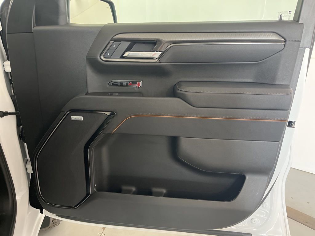 Used 2025 GMC Sierra 1500 AT4 image 28