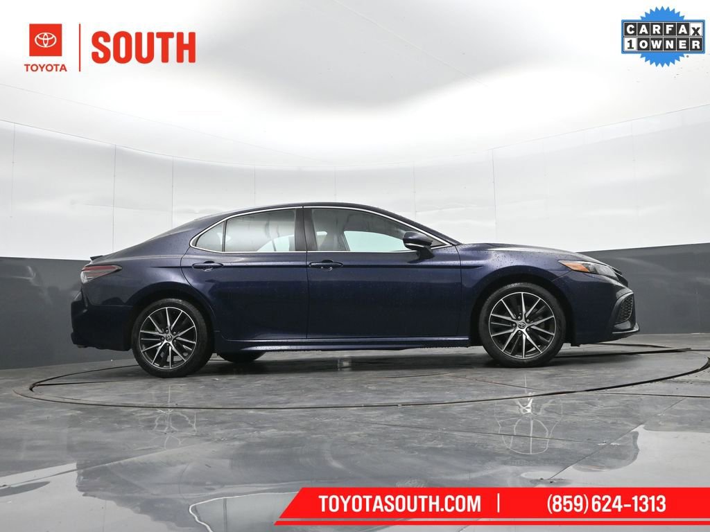 Used 2021 Toyota Camry SE w/ Convenience Package image 37