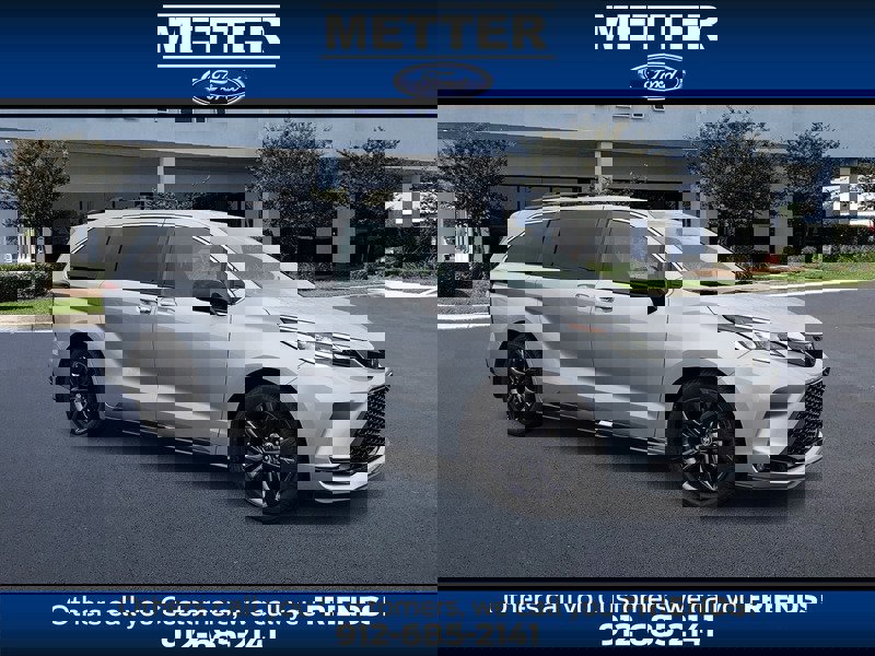 Used 2022 Toyota Sienna XSE