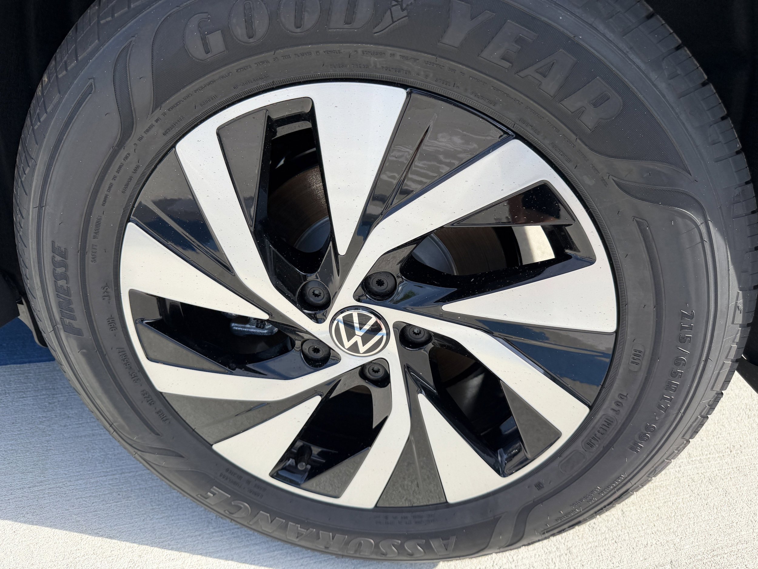 New 2026 Volkswagen Tiguan S FWD image 29