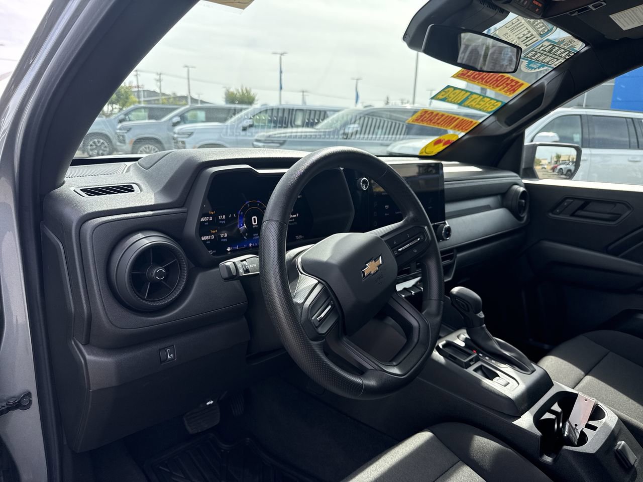 Used 2024 Chevrolet Colorado W/T RWD image 9