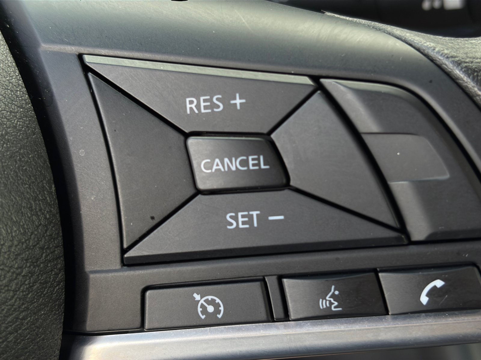 Used 2025 Nissan Leaf S FWD image 21