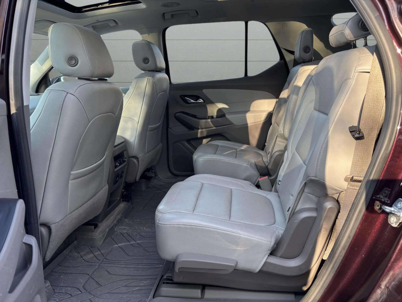 Used 2018 Chevrolet Traverse Premier image 16