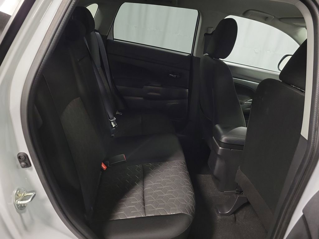 Used 2025 Mitsubishi Outlander Sport LE image 23