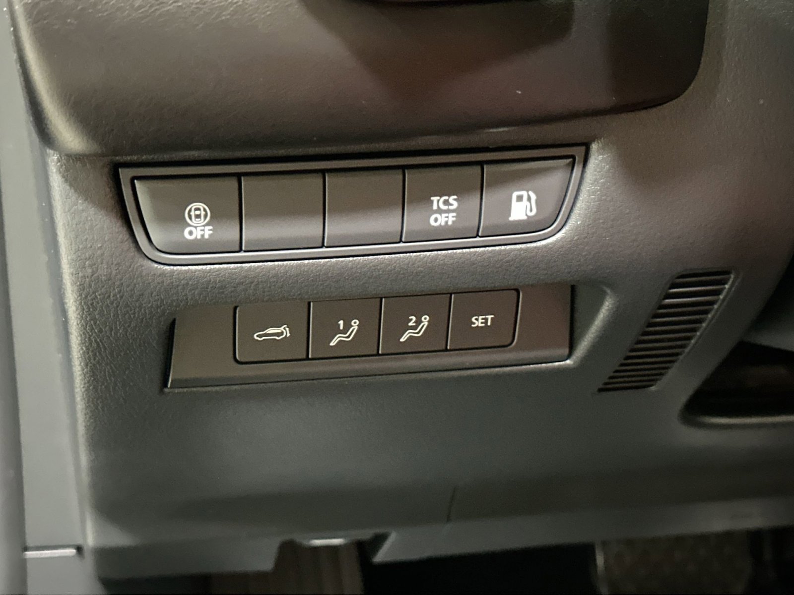 Used 2025 MAZDA CX-50 2.5 Hybrid w/ Cargo Package image 17