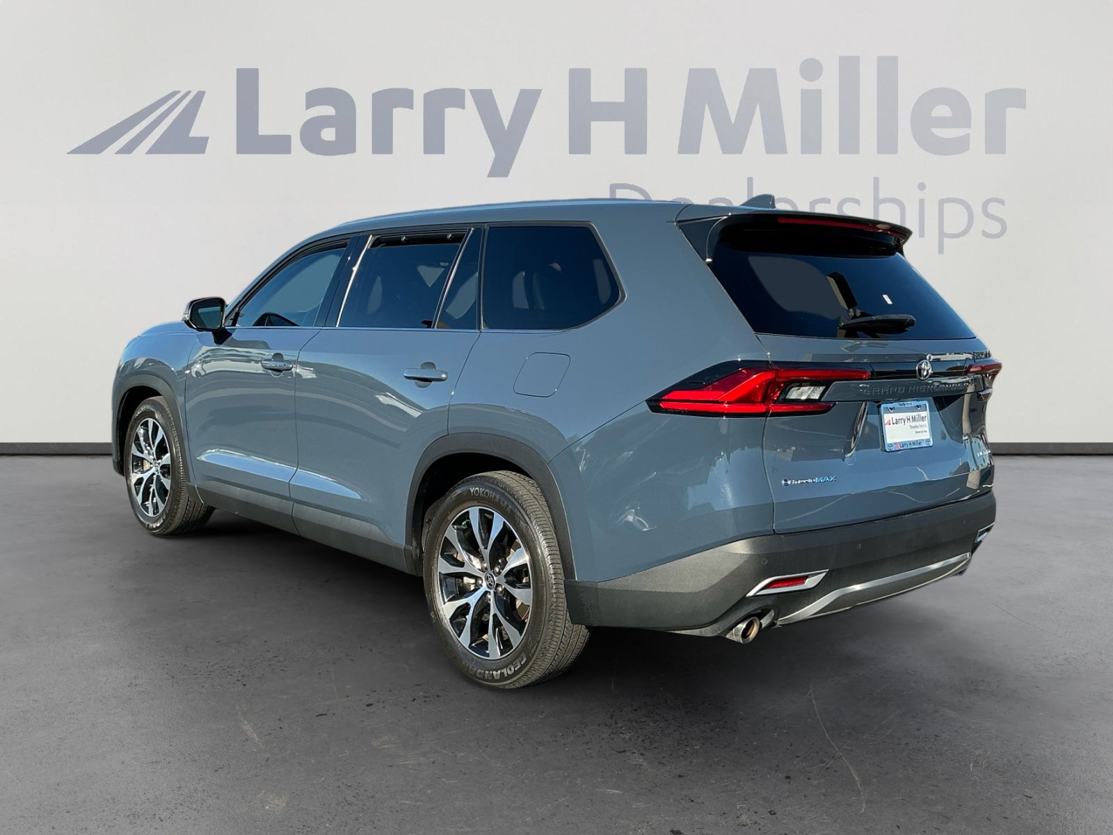 Used 2024 Toyota Grand Highlander AWD Hybrid image 3