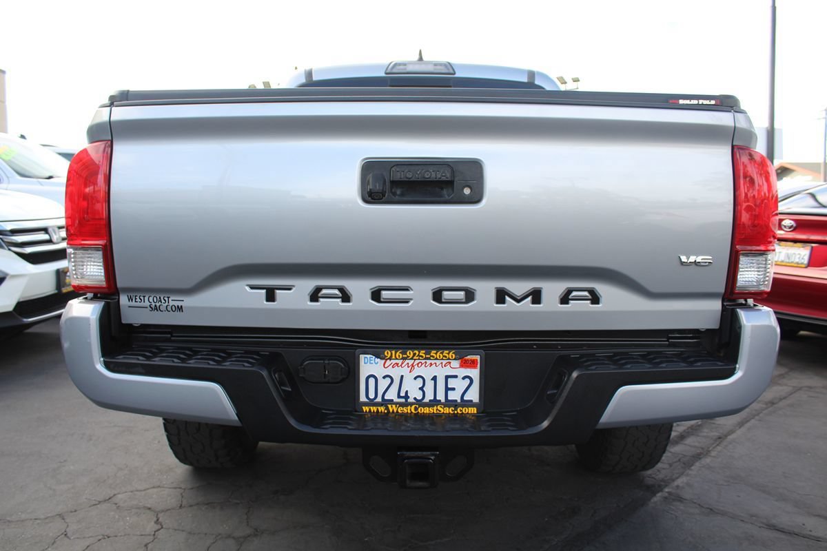 Used 2017 Toyota Tacoma TRD Sport w/ Tow Package RWD image 16