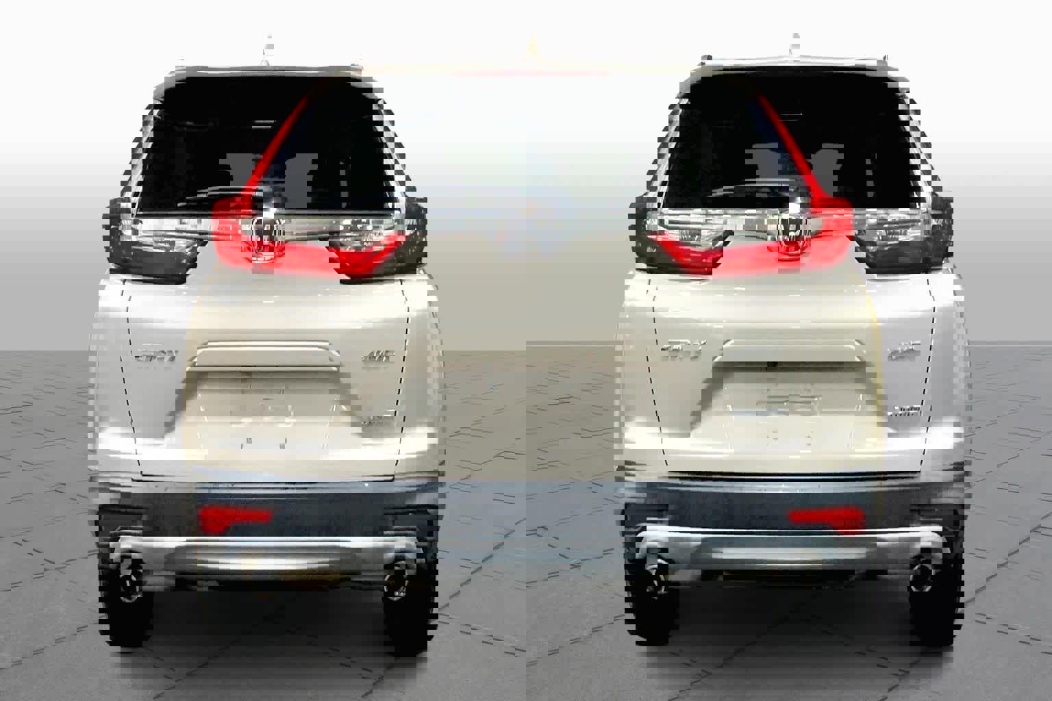 Used 2018 Honda CR-V Touring image 4