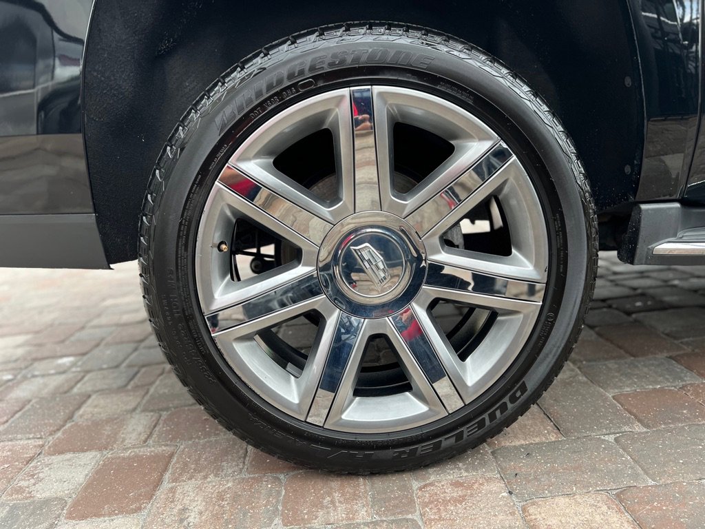 Used 2020 Cadillac Escalade ESV Luxury AWD/4WD image 9