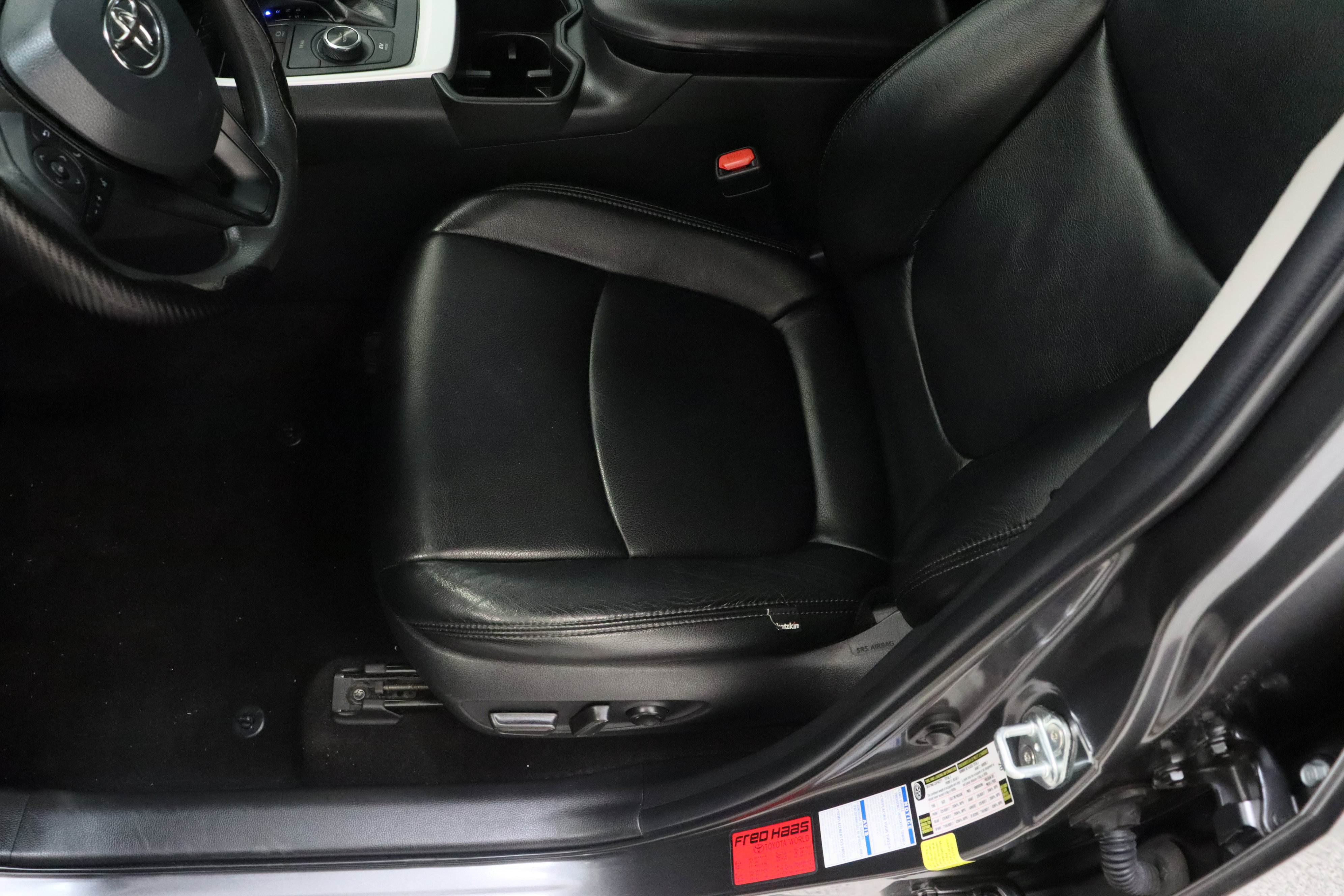 Used 2022 Toyota RAV4 XLE AWD/4WD image 15