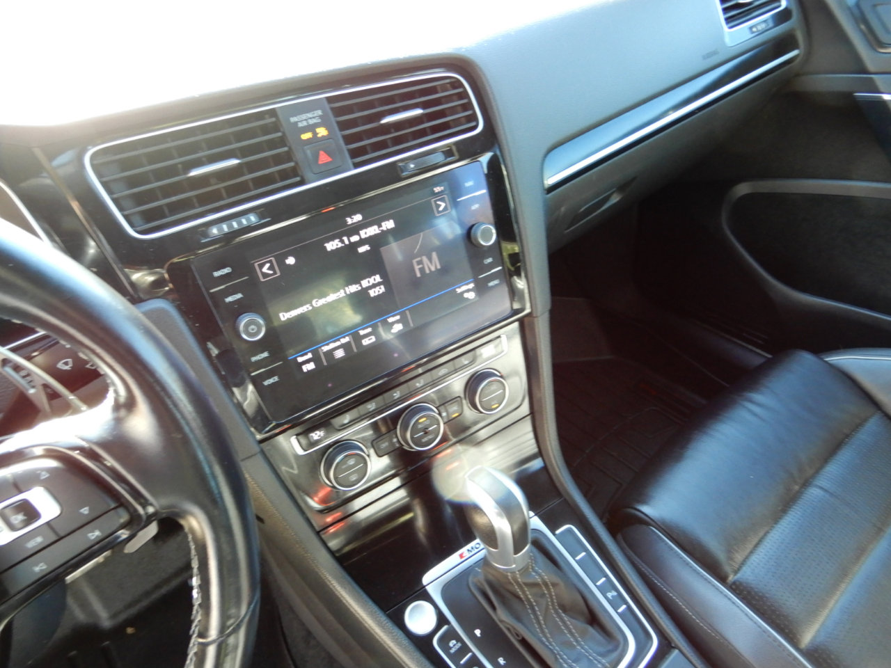 Used 2019 Volkswagen Golf R 4-Door image 15