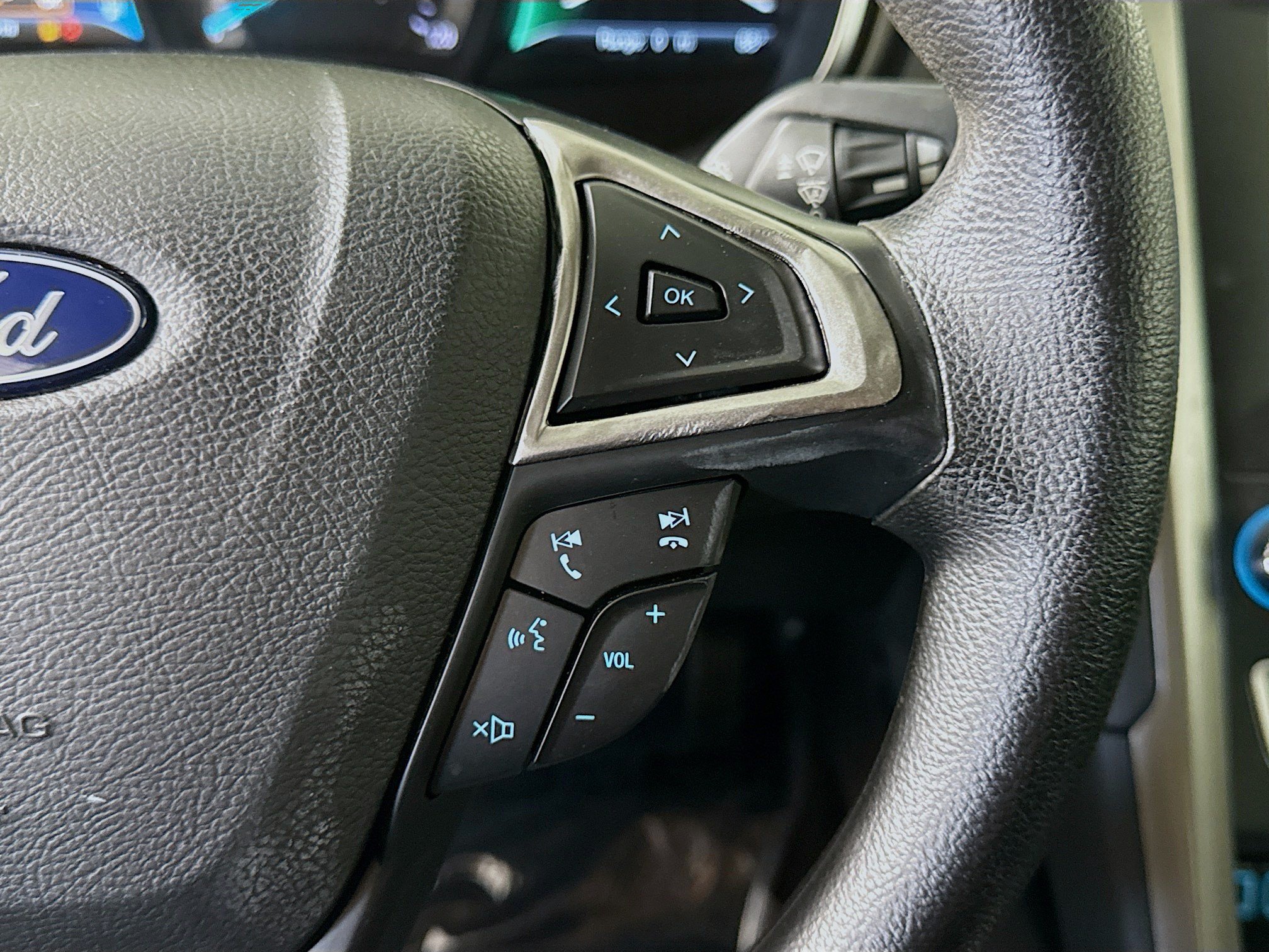 Used 2020 Ford Fusion SE FWD image 15