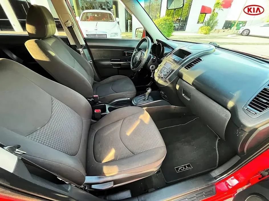 Used 2013 Kia Soul FWD image 14