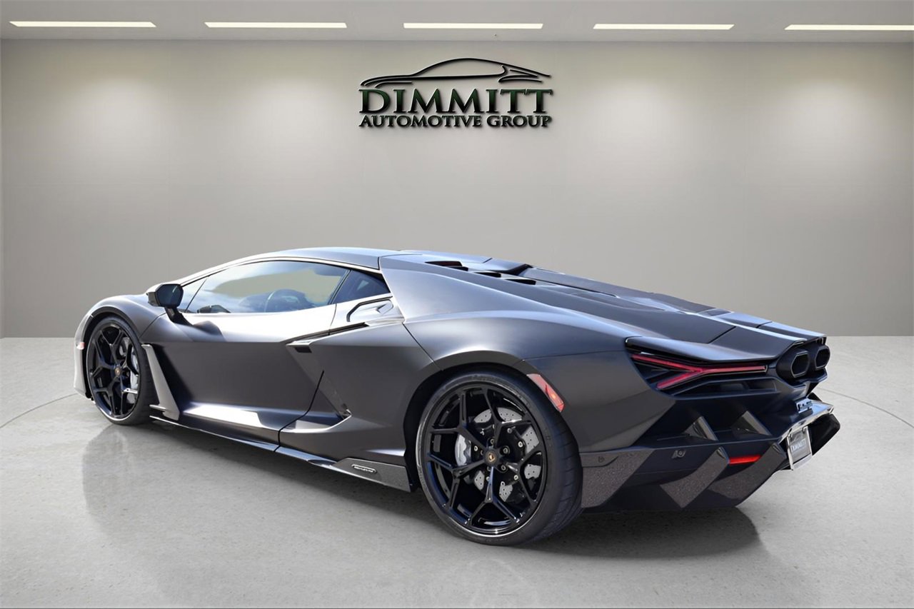 Used 2025 Lamborghini Revuelto image 3