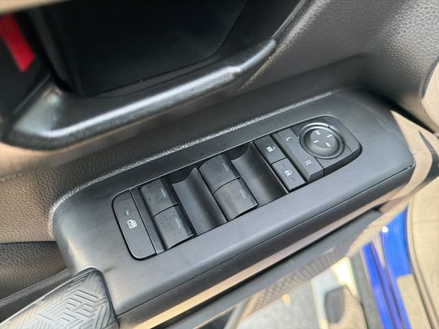 Used 2025 Toyota Tacoma SR5 AWD/4WD image 17