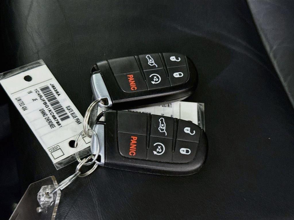 Used 2019 Jeep Grand Cherokee Limited AWD/4WD image 37