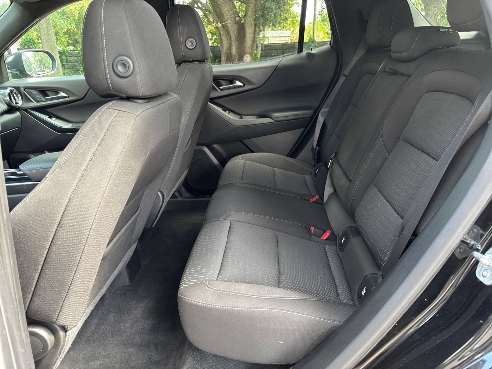 Used 2025 Chevrolet Equinox LT FWD image 38