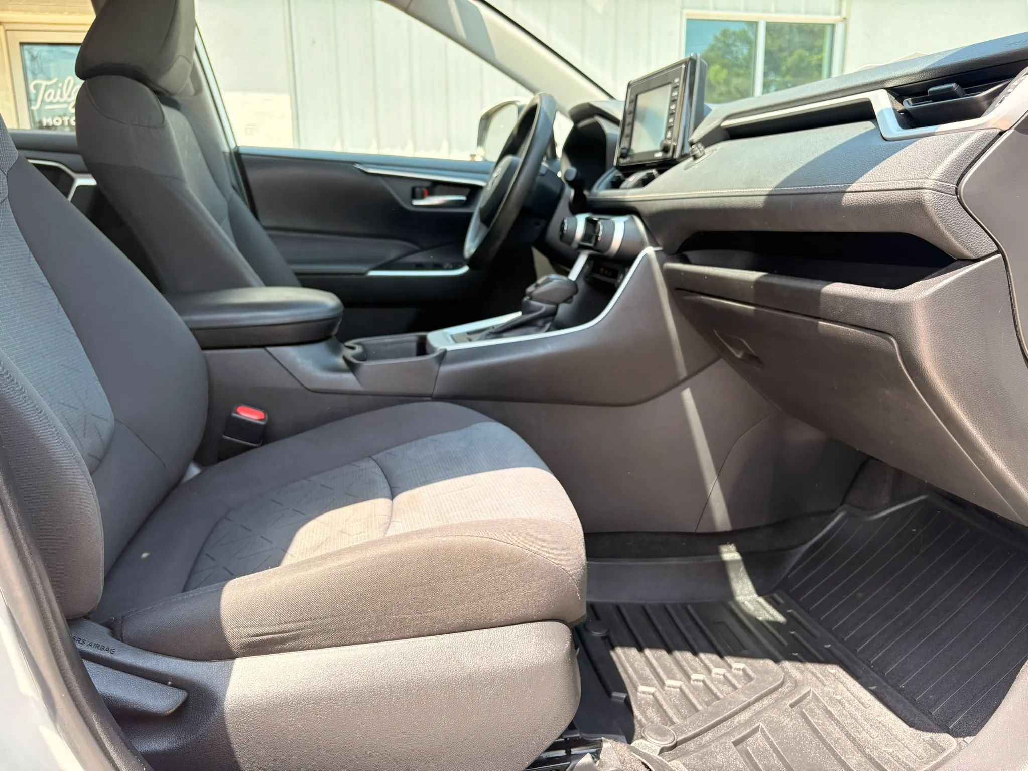 Used 2021 Toyota RAV4 XLE AWD/4WD image 12