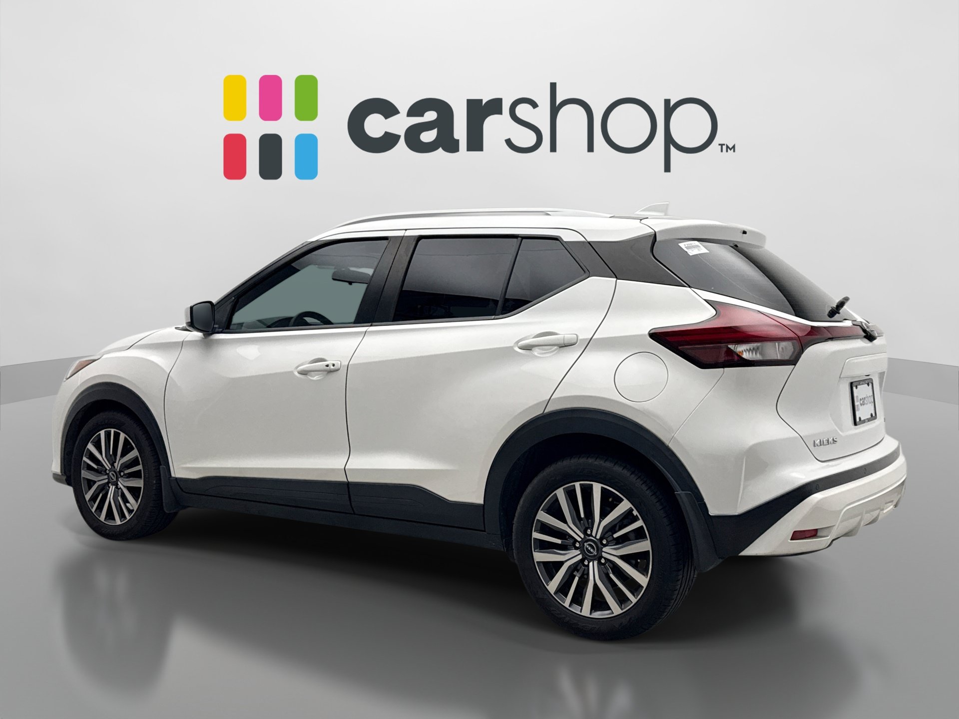 Used 2023 Nissan Kicks SV FWD image 3
