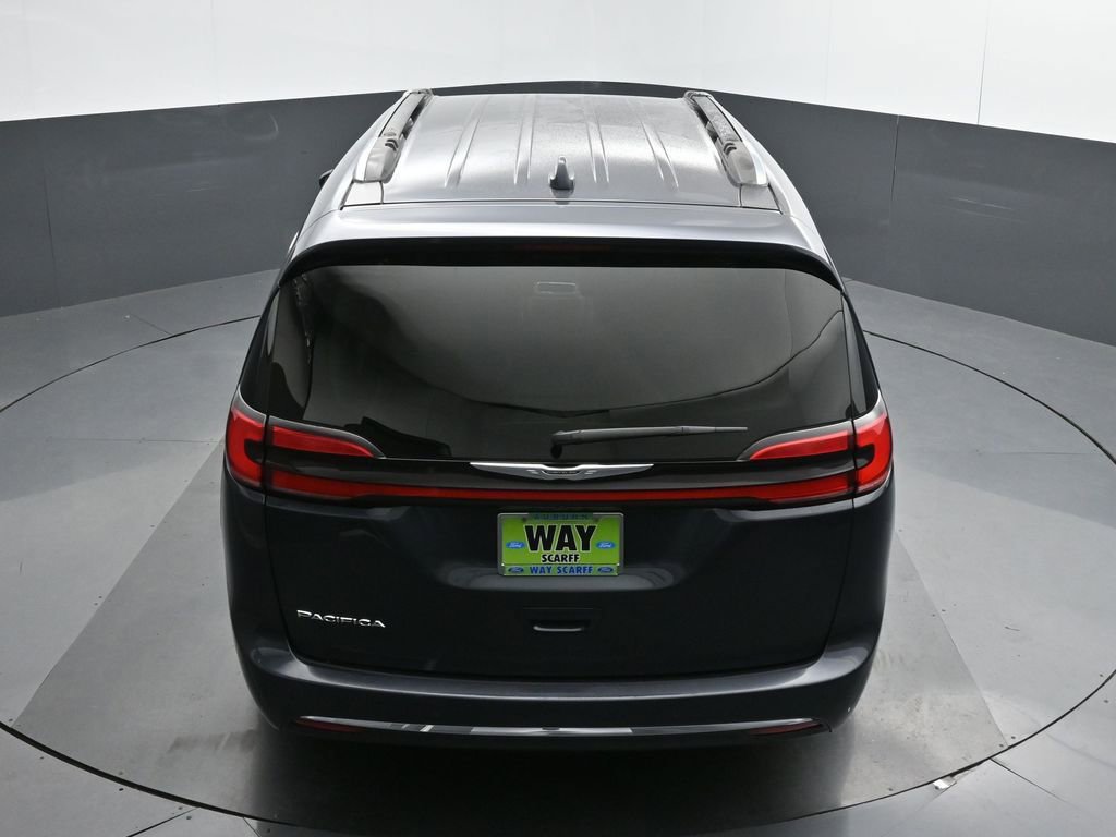 Used 2021 Chrysler Pacifica Touring-L image 37