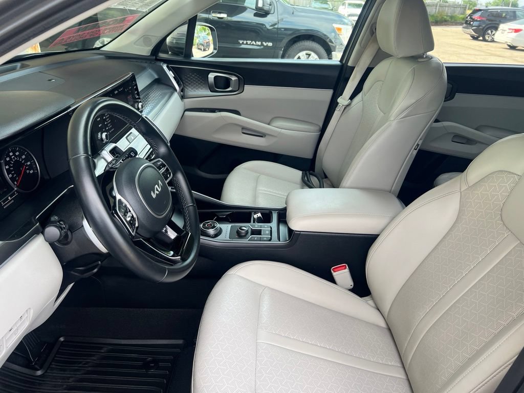 Certified 2024 Kia Sorento EX AWD/4WD image 4