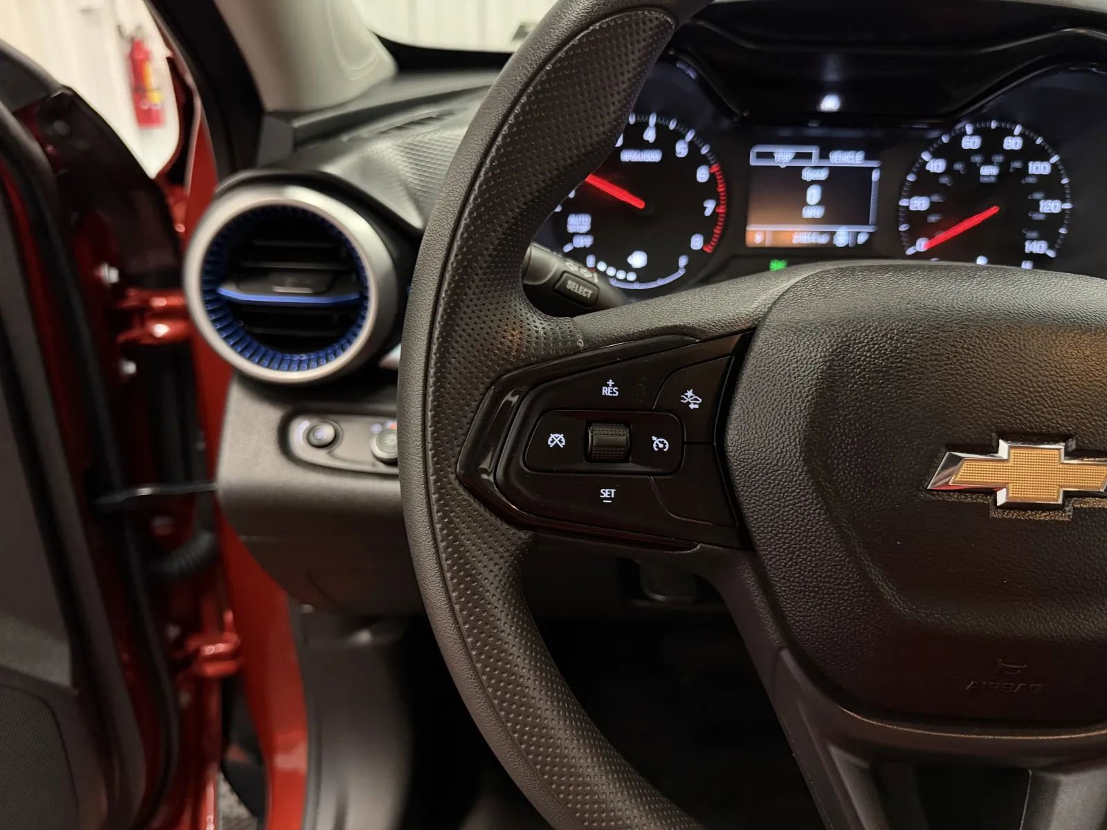 Used 2024 Chevrolet Trax LS w/ LS Convenience Package FWD image 20