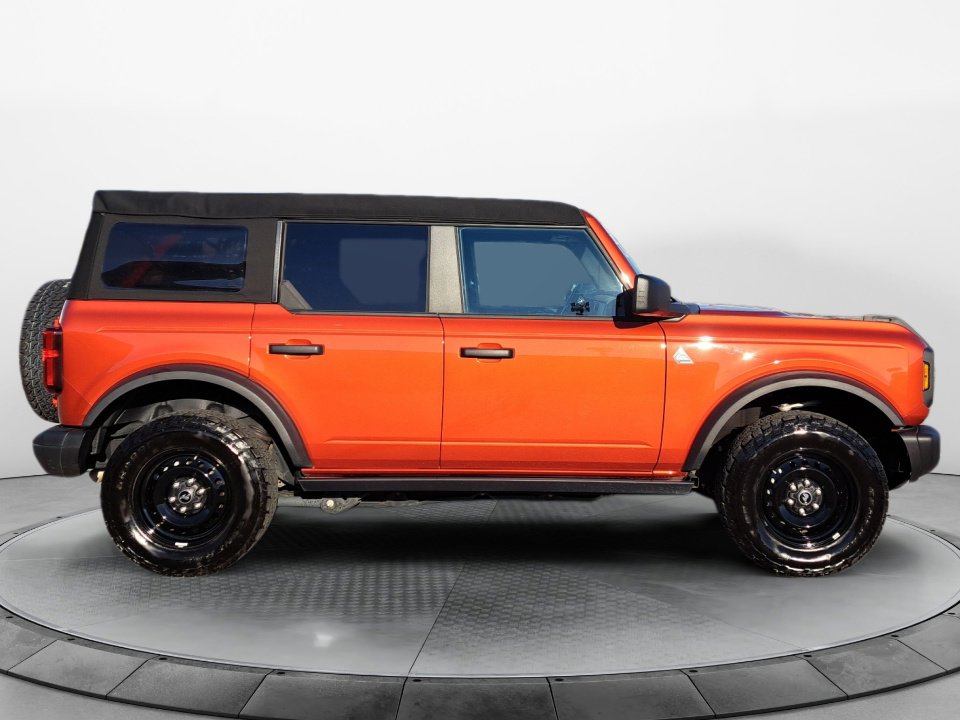 Used 2023 Ford Bronco Black Diamond image 8