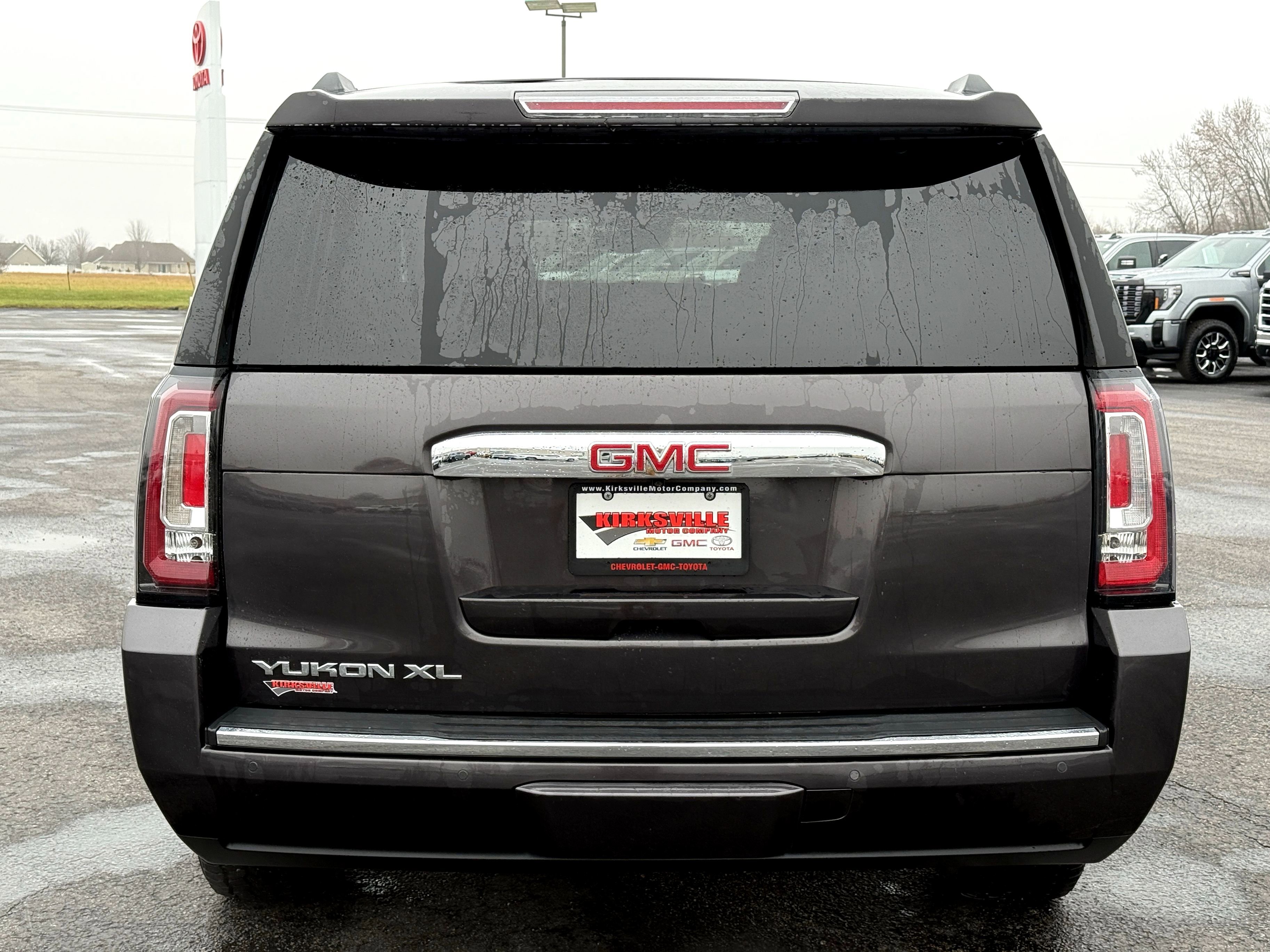 Used 2017 GMC Yukon XL Denali w/ Open Road Package image 4