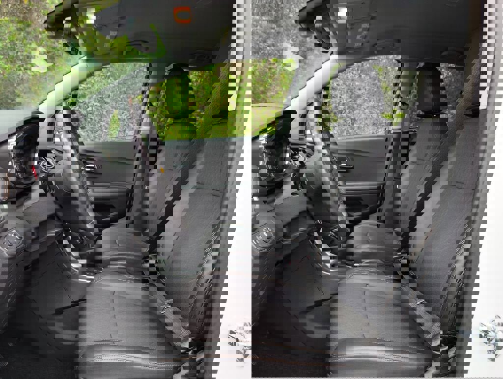 Used 2020 Chevrolet Trax LT w/ LT Convenience Package image 13