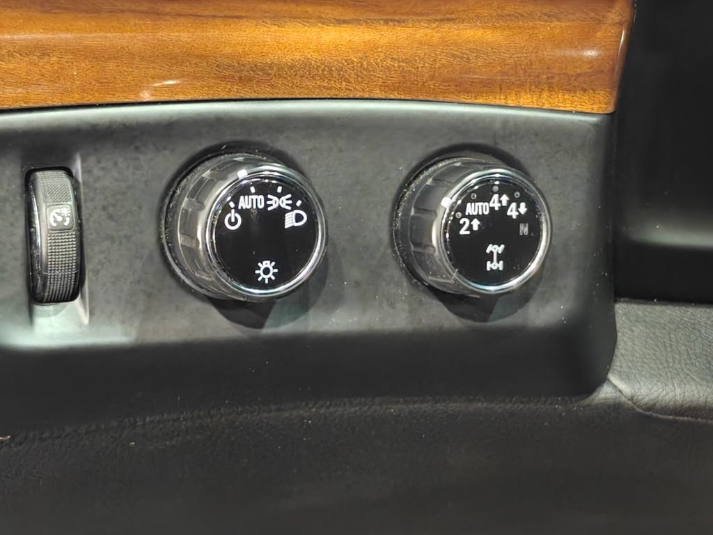 Used 2019 Cadillac Escalade Luxury AWD/4WD image 9