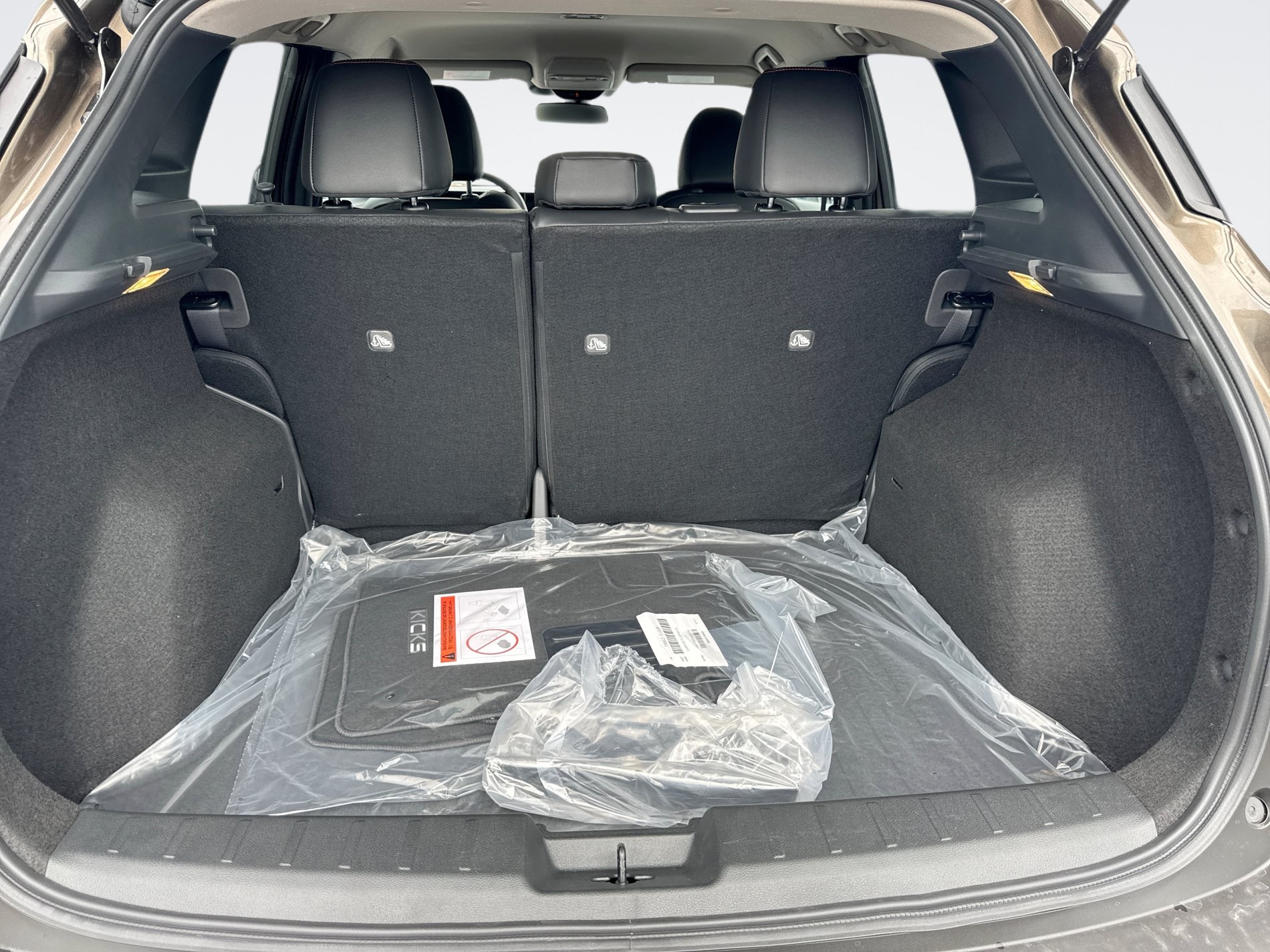 New 2027 Nissan Kicks SR FWD image 13