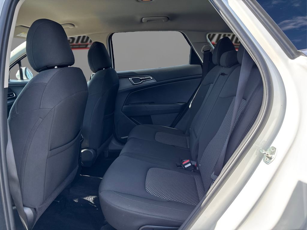 Used 2023 Kia Sportage LX image 10