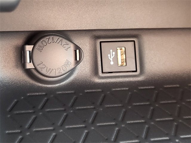 Used 2025 Toyota RAV4 XLE image 27