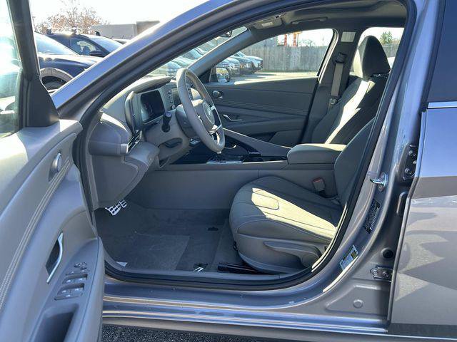 New 2026 Hyundai Elantra SEL Sport Premium w/ Cargo Package FWD image 4