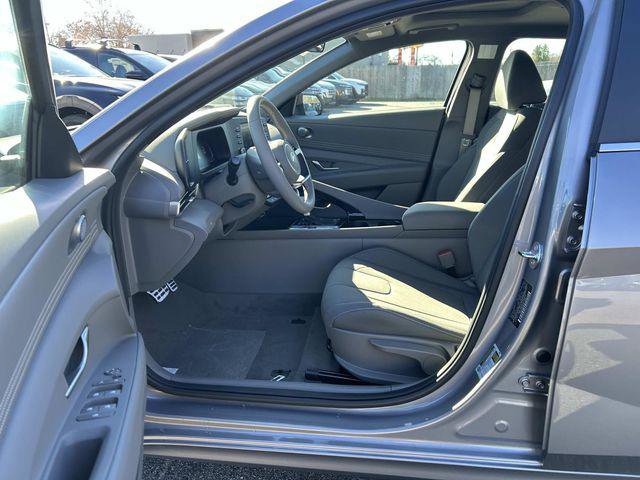 New 2026 Hyundai Elantra SEL Sport Premium w/ Cargo Package image 4