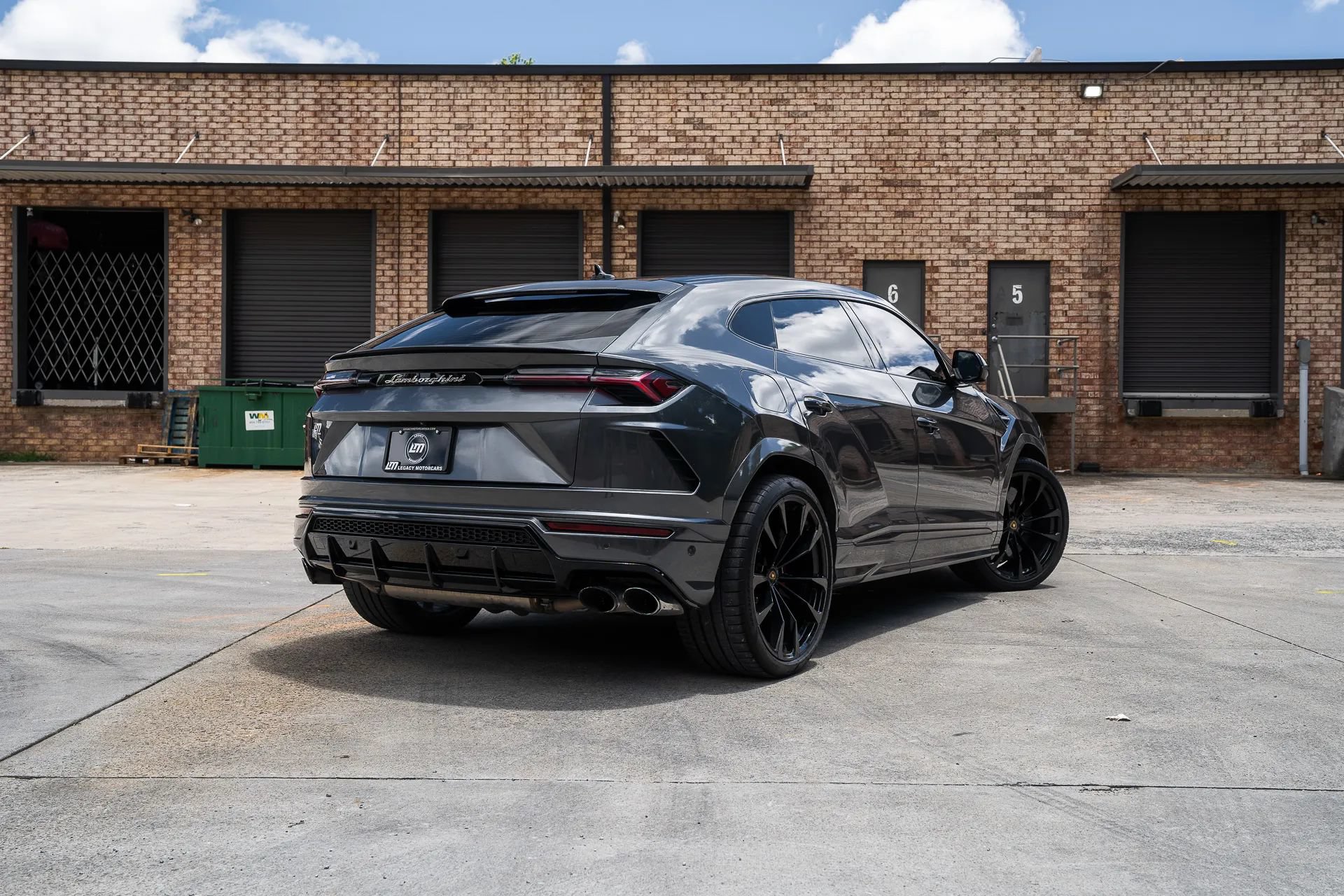 Used 2020 Lamborghini Urus AWD/4WD image 3