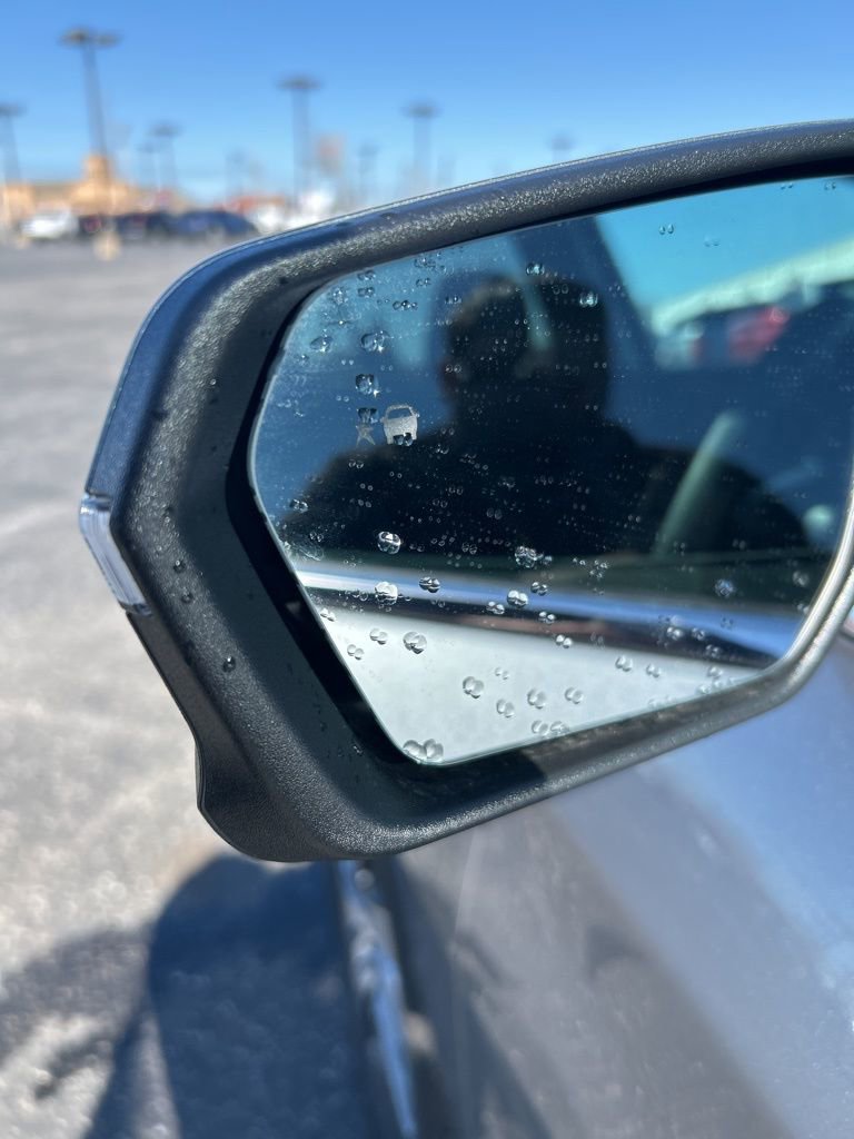 Used 2023 Chevrolet Equinox Premier image 22