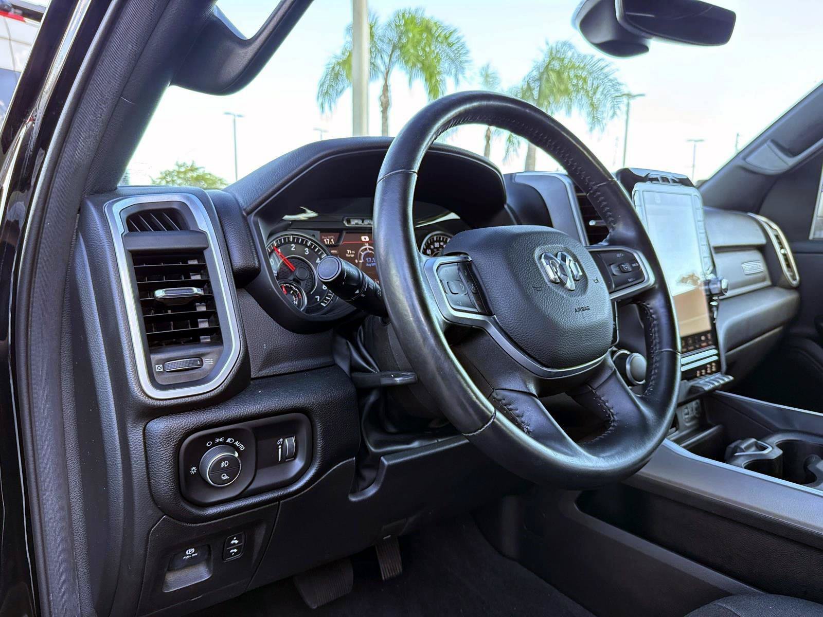 Used 2022 RAM 1500 Big Horn w/ Night Edition AWD/4WD image 18