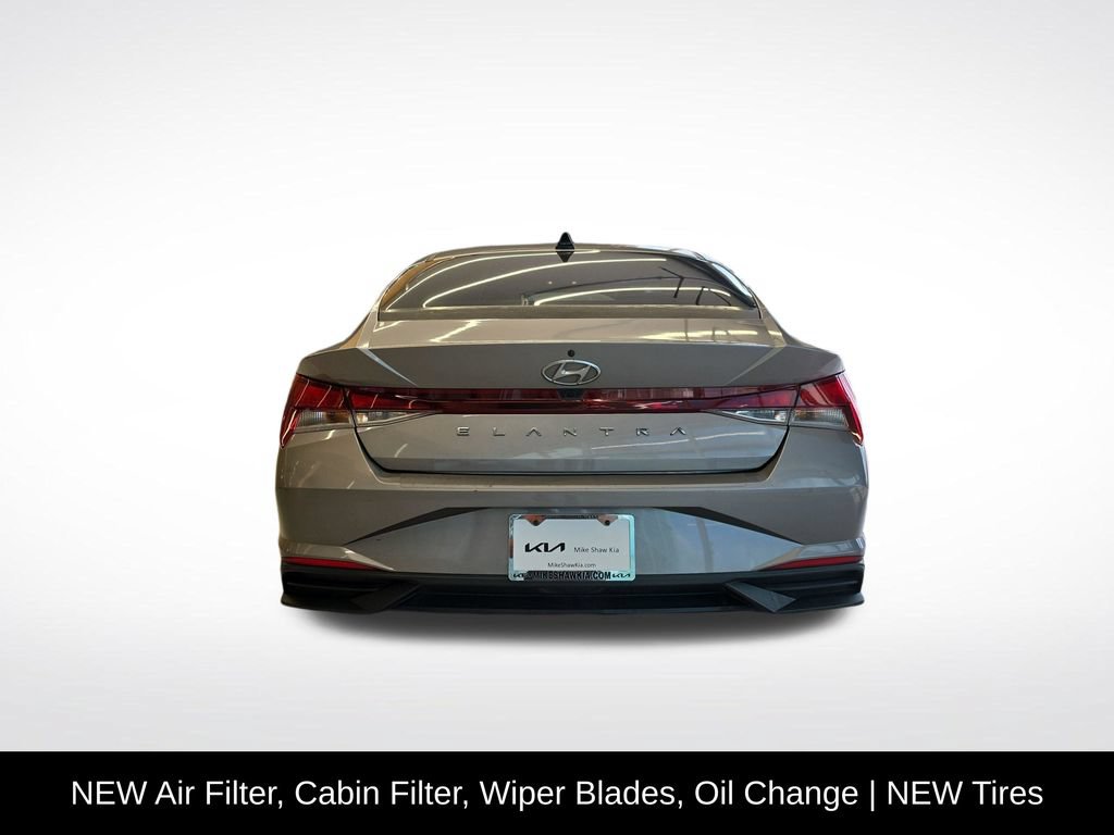 Used 2022 Hyundai Elantra SEL FWD image 5