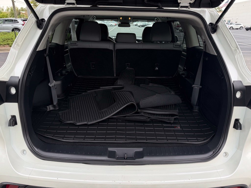 Used 2021 Toyota Highlander L FWD image 42