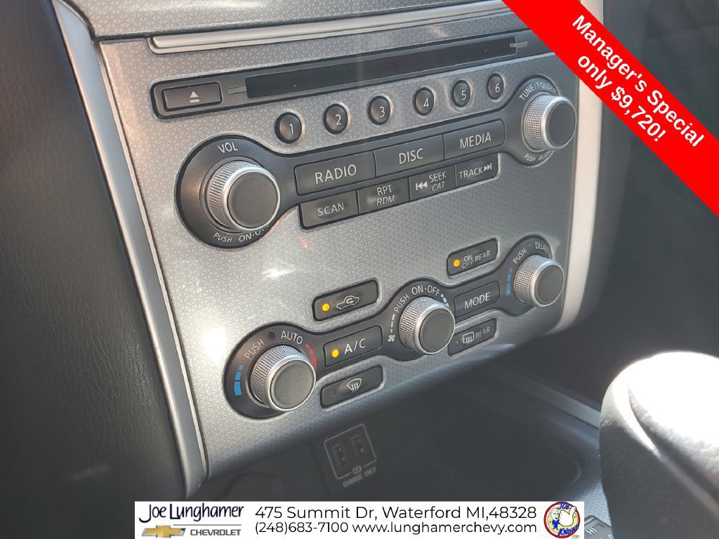 Used 2018 Nissan Pathfinder SL w/ Midnight Edition Package AWD/4WD image 19