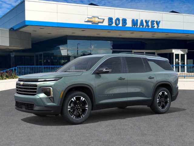 New 2027 Chevrolet Traverse LT w/ Sun and Wheel Package FWD image 2