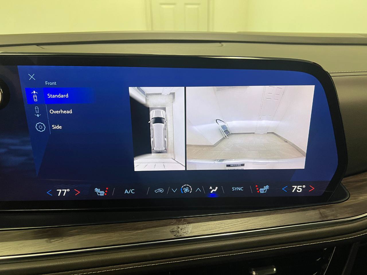 Used 2025 Chevrolet Suburban LT AWD/4WD image 49